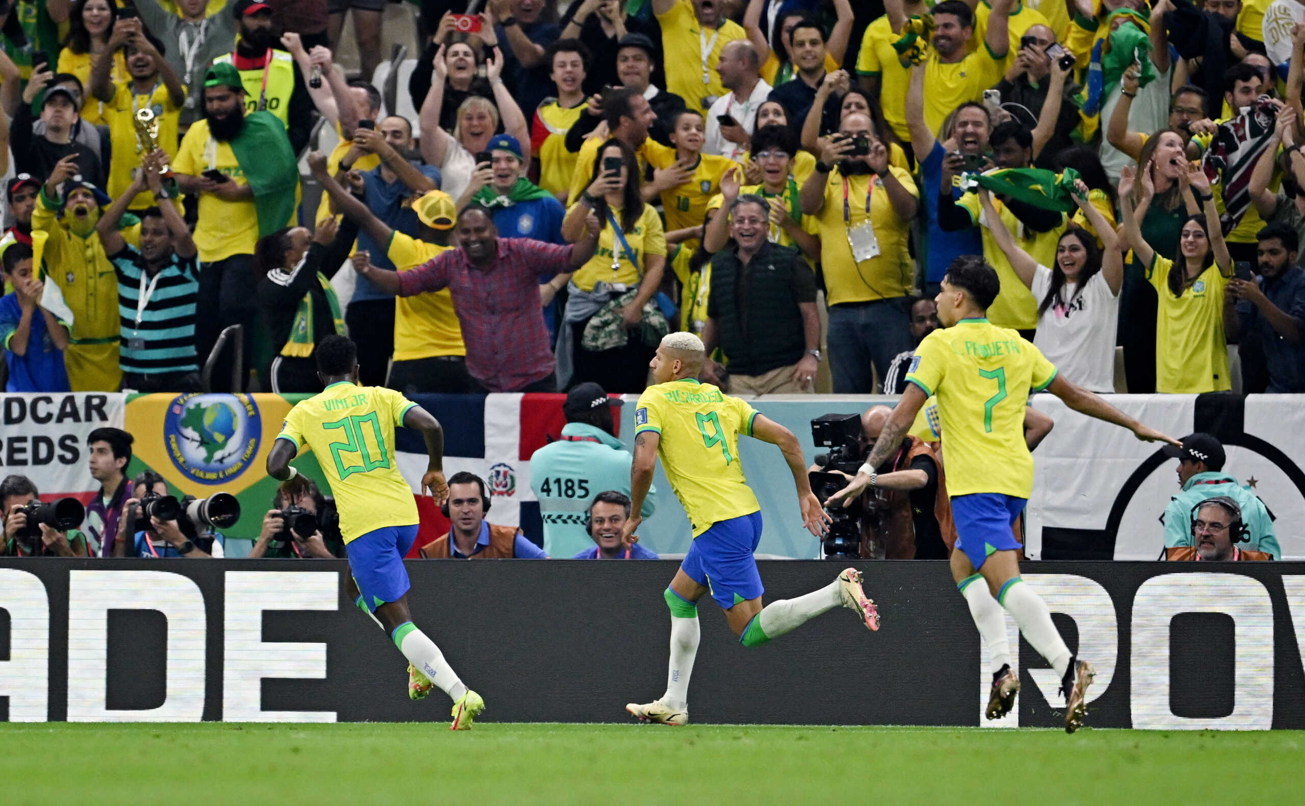 Soccer Football - FIFA World Cup Qatar 2022 - Group G - Brazil v Serbia - Lusail Stadium, Lusail, Qatar - November 24, 2022 Brazil's Richarlison celebrates scoring their second goal with teammates REUTERS