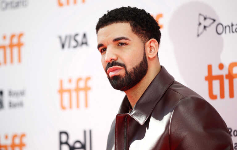 O Drake ήταν ο αγοραστής του δαχτυλιδιού του Tupac Shakur – Έδωσε 1,02 εκατ. δολάρια