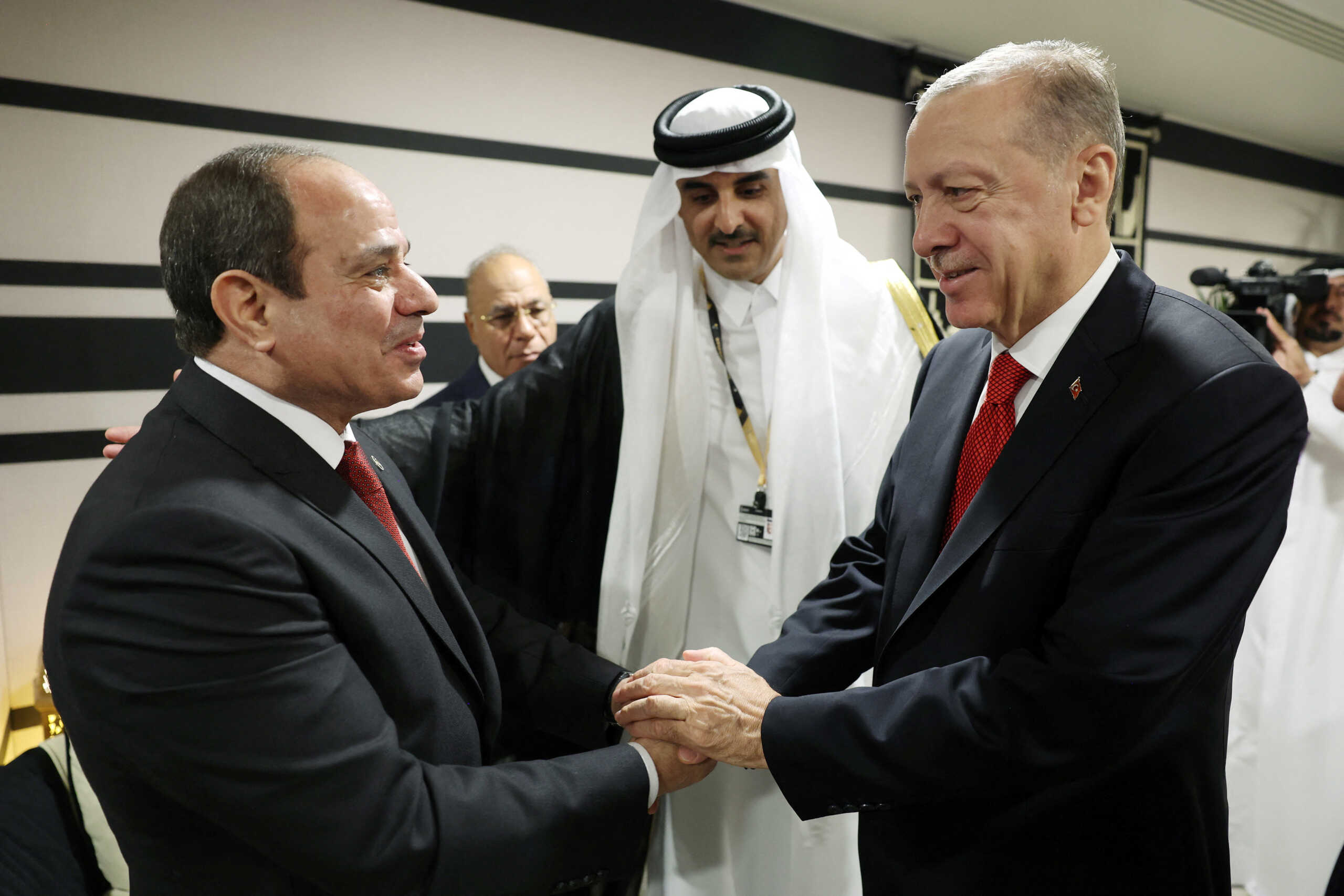 Ο Ερντογάν συνάντησε τον αλ Σίσι με παρέμβαση του εμίρη του Κατάρ
