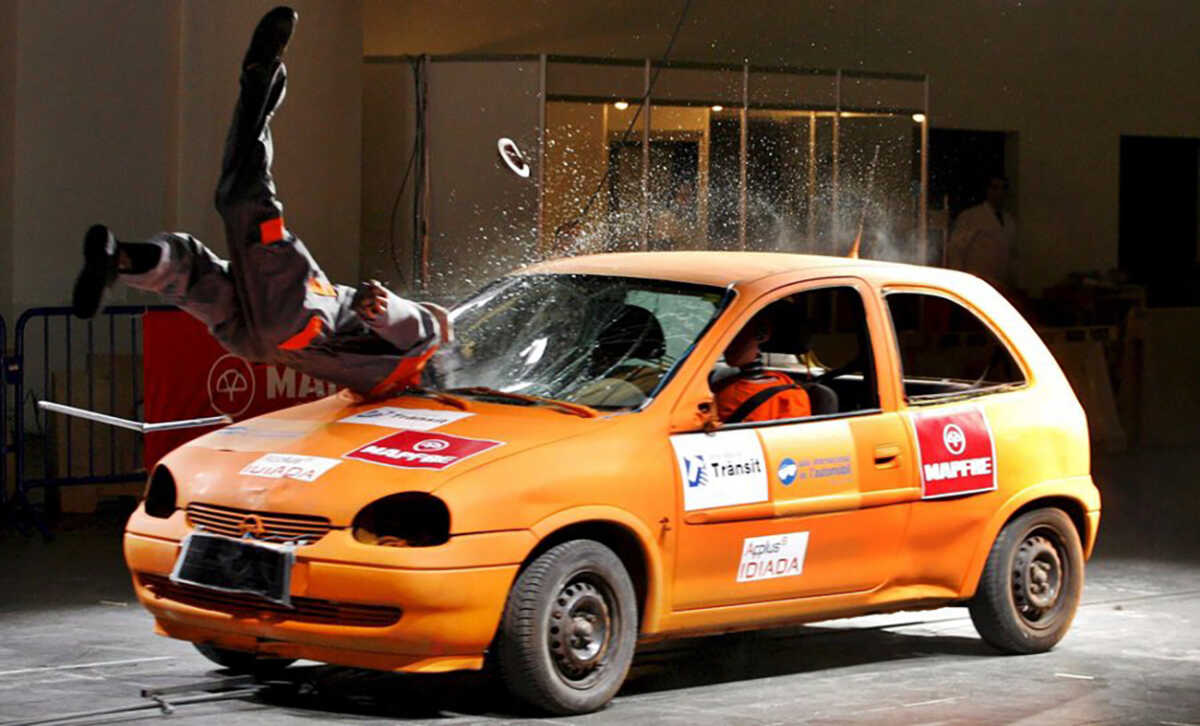 epa01723119 Demonstration of an EuroNCAP's Collision Test held 08 May 2009 as part of 2009 Barcelona International Motor Show at Fira de Barcelona Exhibition Center, in Barcelona, northeastern Spain. 2009 Barcelona International Motor Show runs from 09 May until 17 May 2009.  EPA