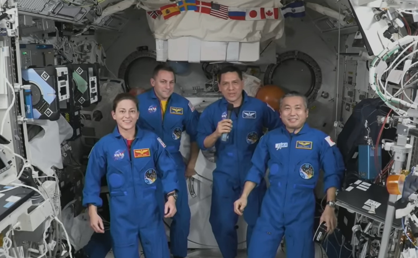 «Happy Thanksgiving» στέλνουν οι αστροναύτες της NASA από τον Διεθνή Διαστημικό Σταθμό