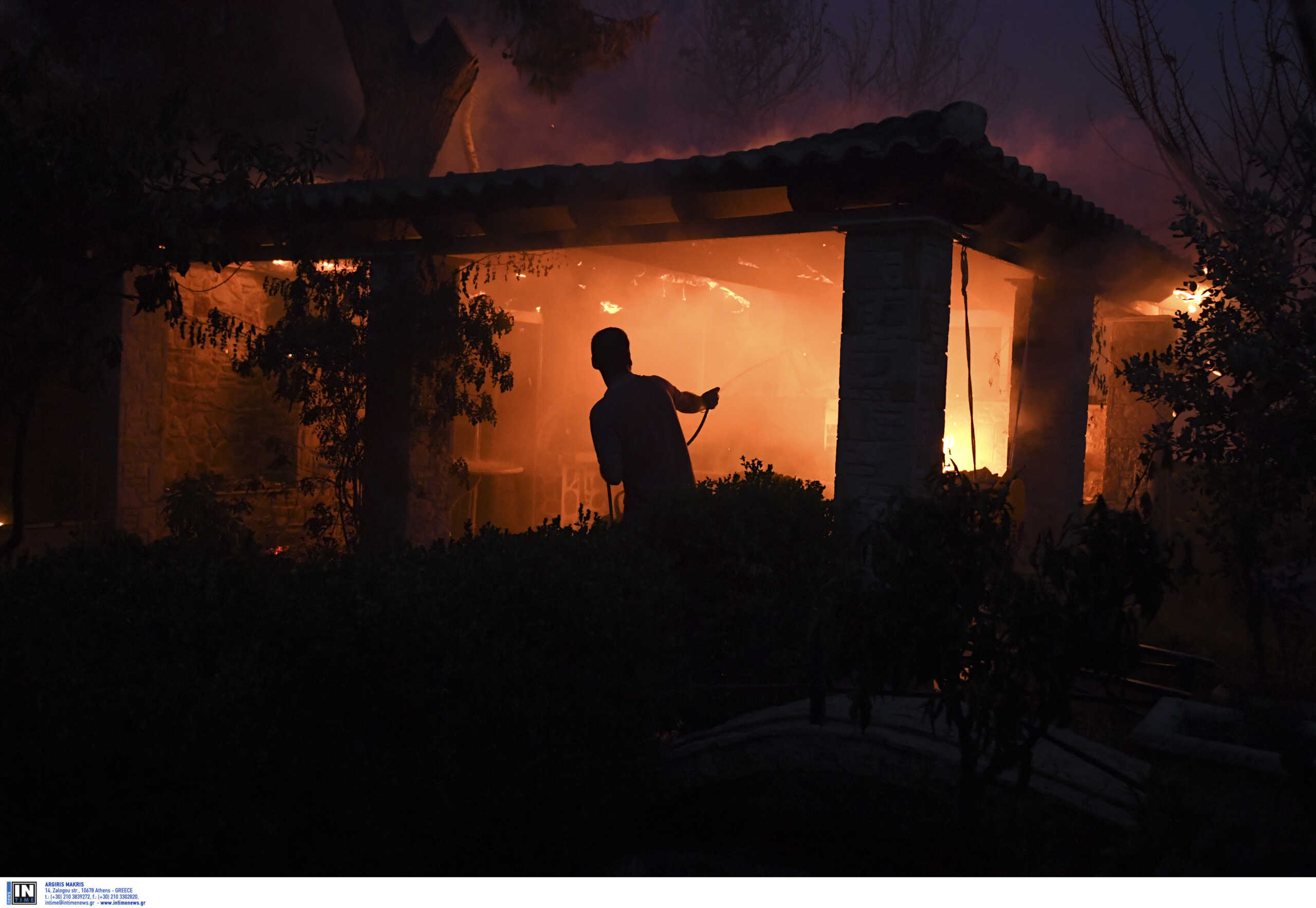 Κιλκίς: Φωτιά στο σπίτι δημοτικού συμβούλου – Δείτε εικόνες και το πώς έσωσε την ηλικιωμένη μητέρα του