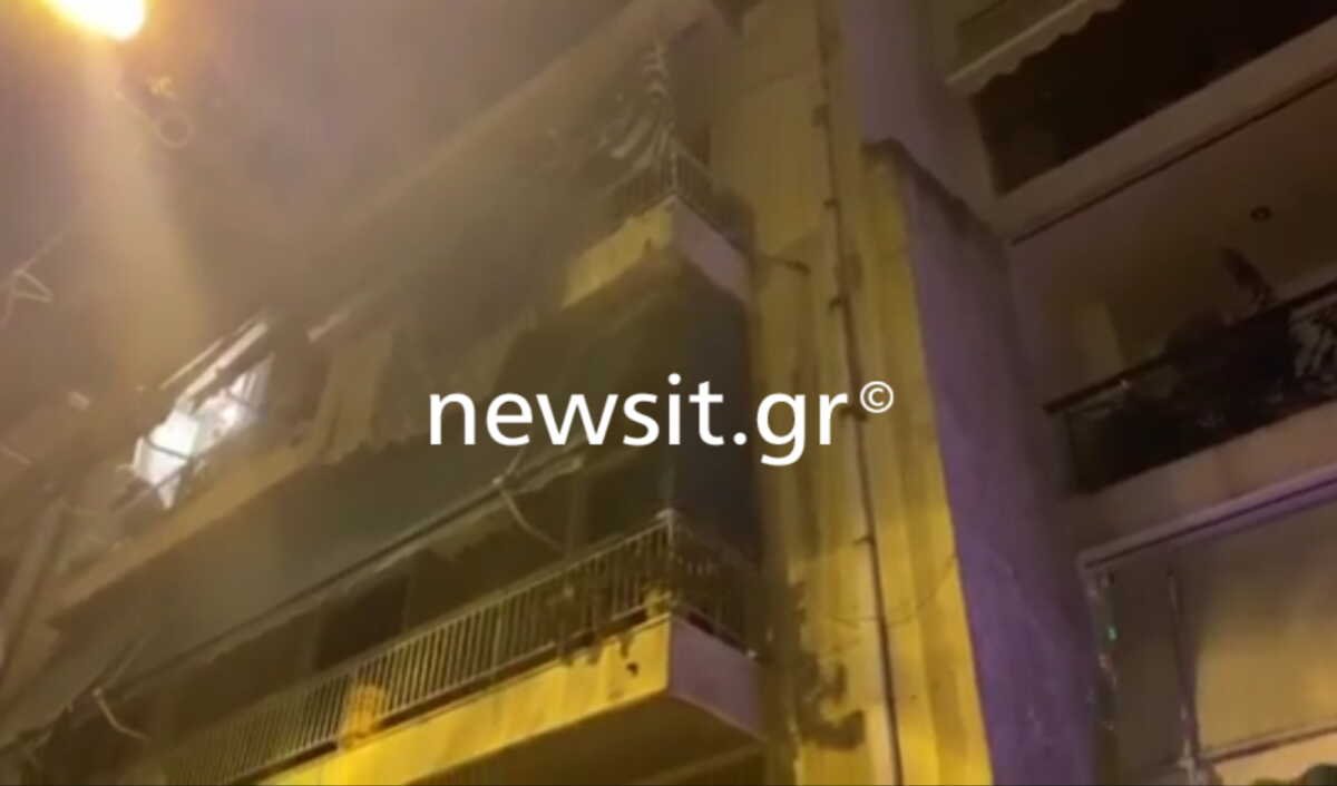 Φωτιά σε διαμέρισμα στην Αθήνα – Ένα πεντάχρονο παιδί ανασύρθηκε χωρίς τις αισθήσεις του