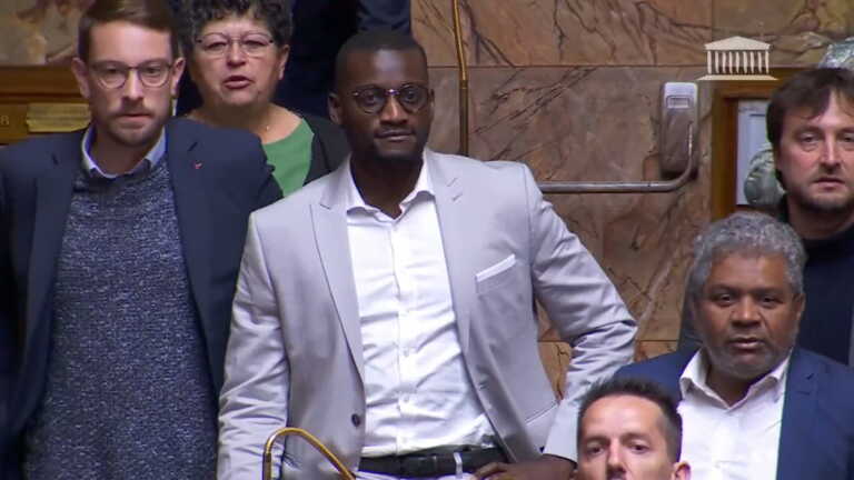 Σάλος στη Γαλλία με ρατσιστικό παραλήρημα βουλευτή της Λε Πεν - «Να πας στην Αφρική» είπε στη Βουλή σε συνάδελφό του