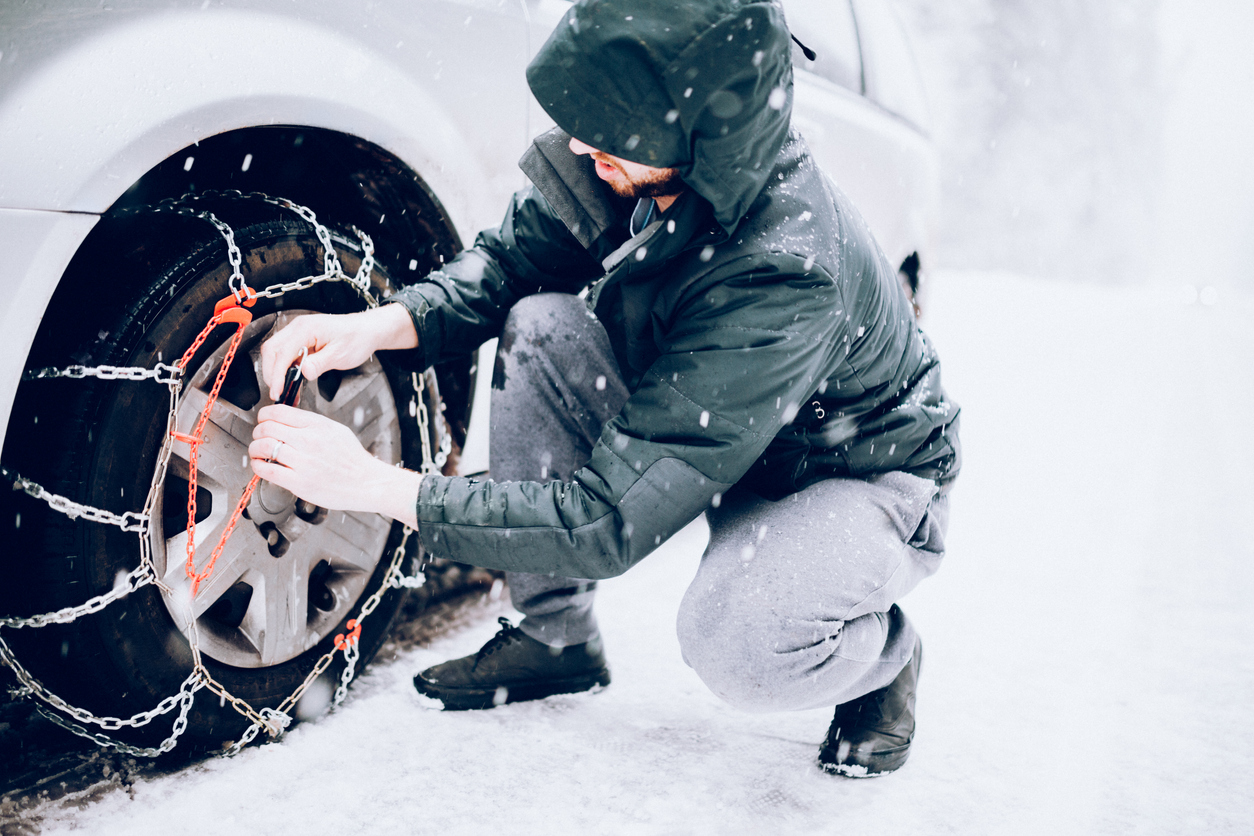 Αλυσίδες χιονιού: Χρήσιμες συμβουλές για την οδήγηση με αντιολισθητικές αλυσίδες