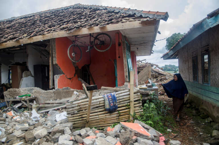 Ινδονησία: Τους 602 έφτασαν οι νεκροί από το σεισμό του Νοεμβρίου