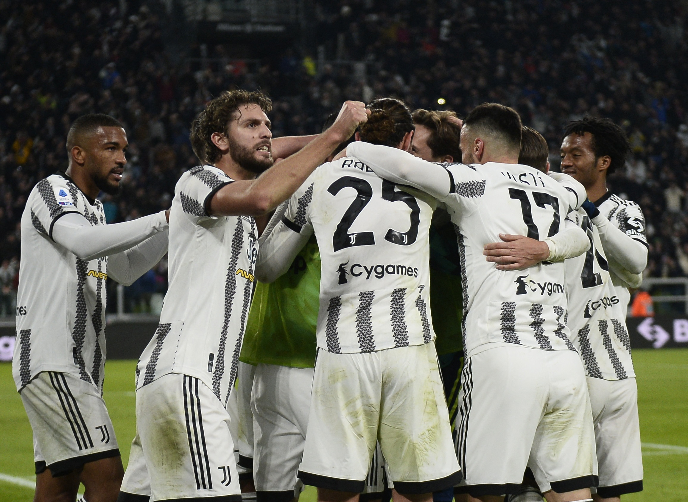 Soccer Football - Serie A - Juventus v Inter Milan - Allianz Stadium, Turin, Italy - November 6, 2022 Juventus' Danilo celebrates with teammates after scoring a goal later disallowed for handball REUTERS