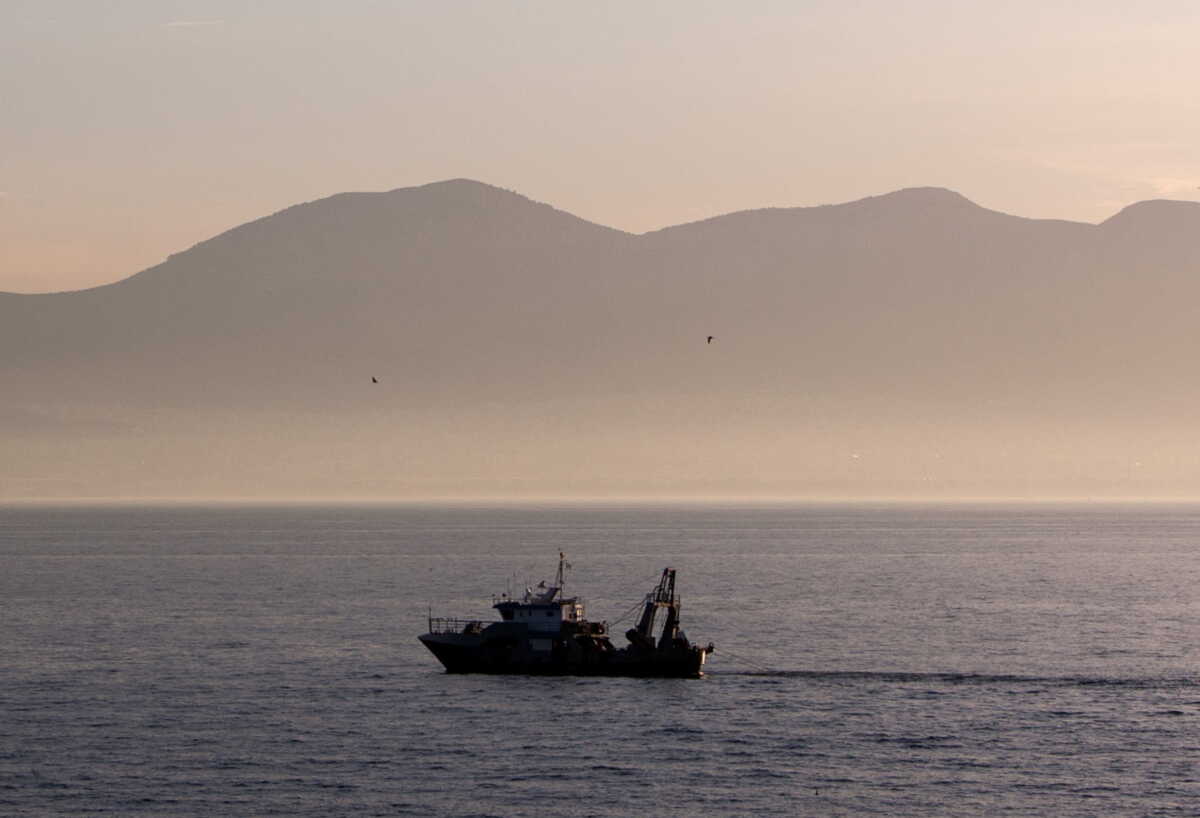 Νέα τουρκική πρόκληση: Τουρκικές μηχανότρατες έφτασαν μέχρι το Φαρμακονήσι