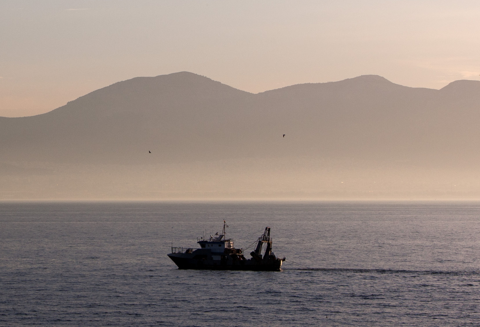 Νέα τουρκική πρόκληση: Τουρκικές μηχανότρατες έφτασαν μέχρι το Φαρμακονήσι