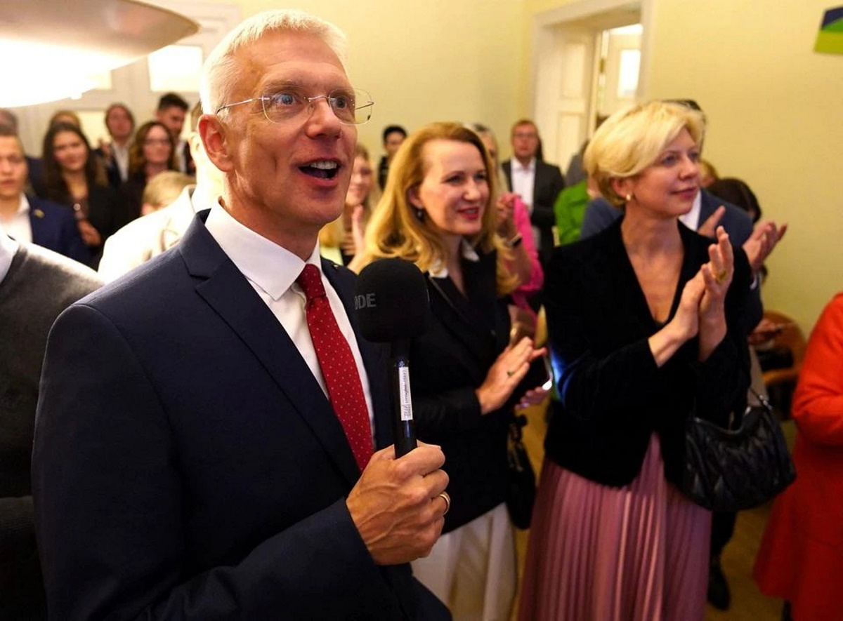 Λετονία: Ο Κρισγιάνις Κάρινς αναλαμβάνει ξανά πρωθυπουργός