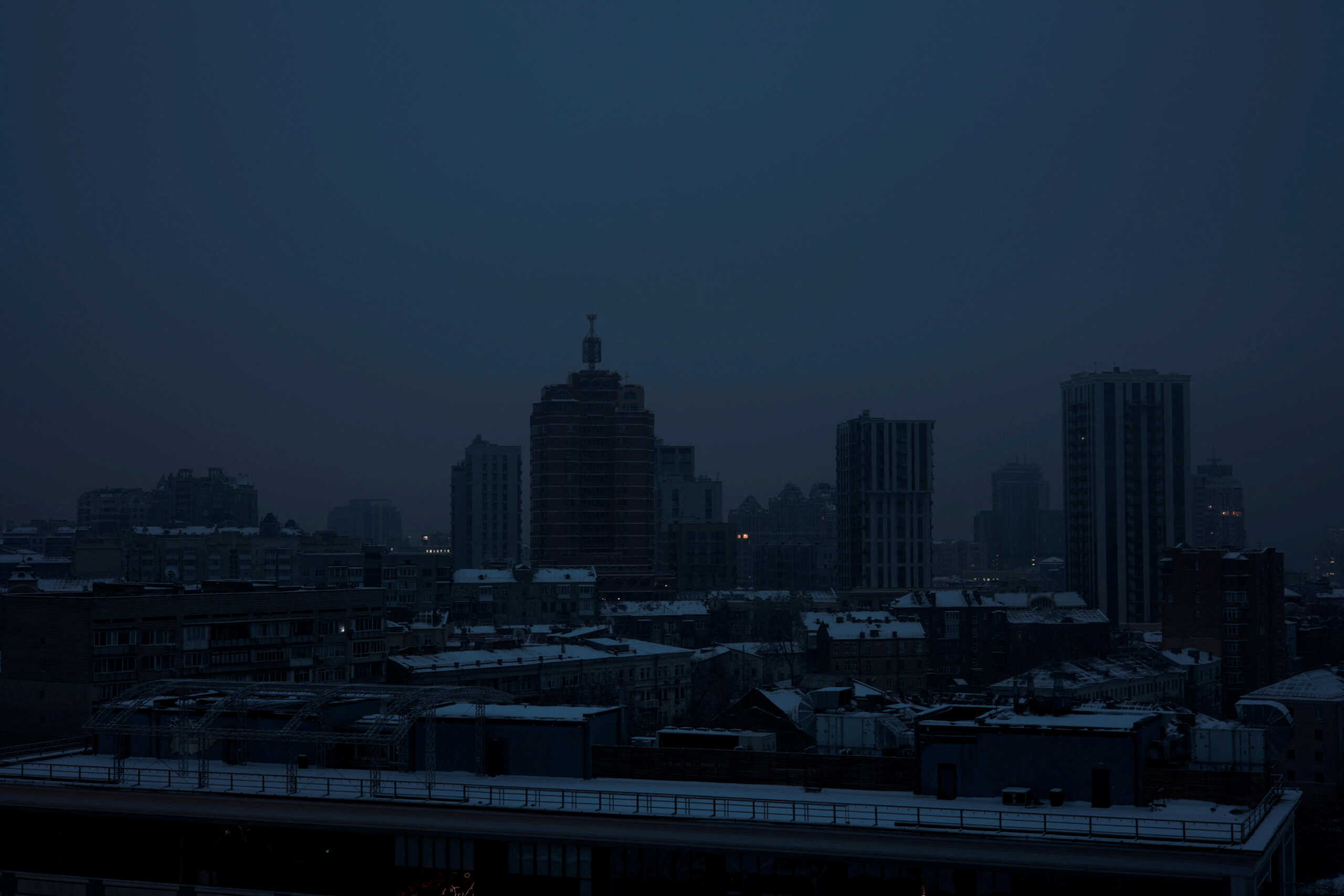 FILE PHOTO: A view shows the city without electricity after critical civil infrastructure was hit by Russian missile attacks, amid Russia's invasion of Ukraine, in Kyiv, Ukraine November 23, 2022.  REUTERS