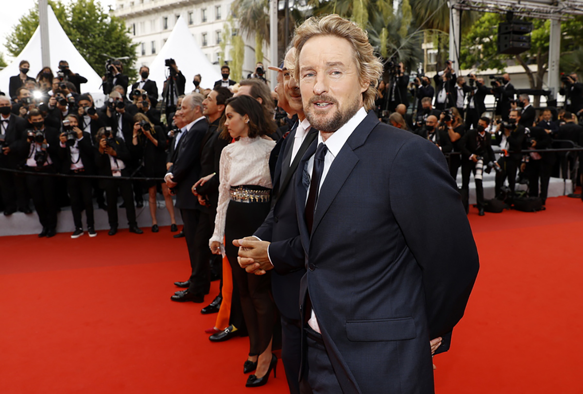 epa09340787 (R-L) Owen Wilson, Alexandre Desplat, Bill Murray, and Lyna Khoudri,arrive for the screening of 'The French Dispatch' during the 74th annual Cannes Film Festival, in Cannes, France, 12 July 2021. The movie is presented in the Official Competition of the festival which runs from 06 to 17 July.  EPA