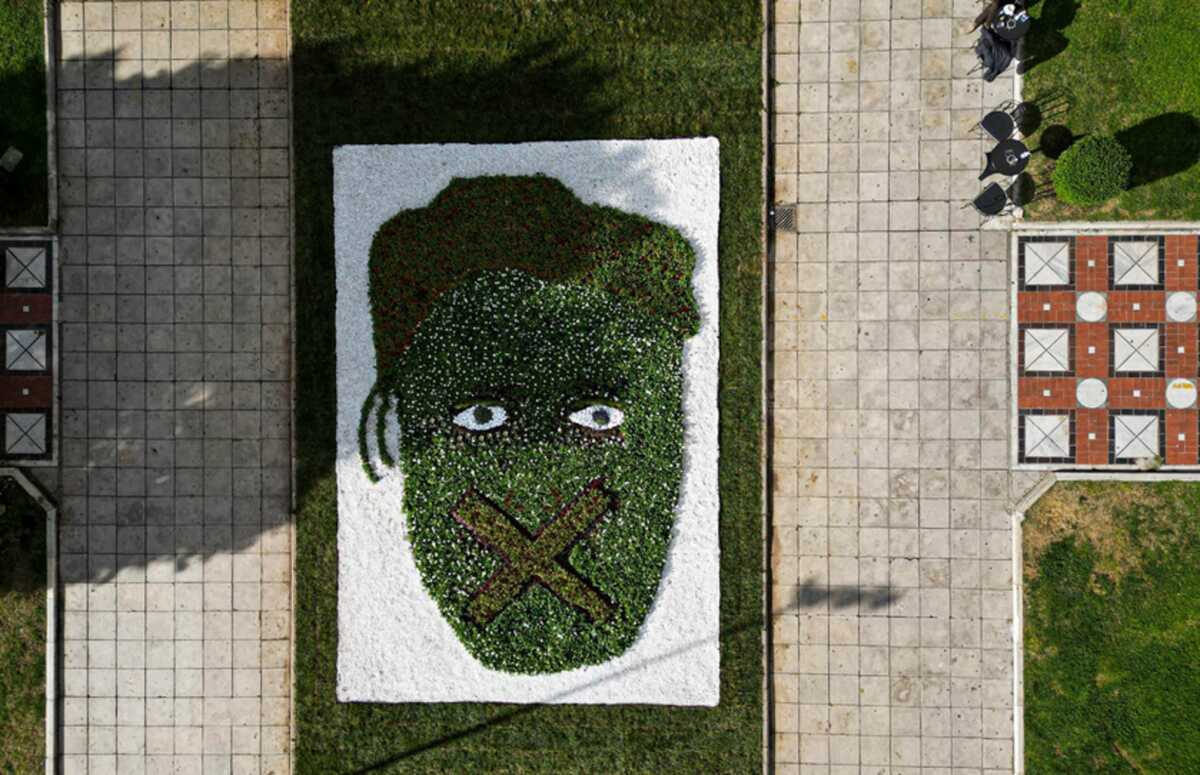 Θεσσαλονίκη: Έργο τέχνης από 6.000 φυτά που σχημάτισαν τη μορφή μιας κακοποιημένης γυναίκας