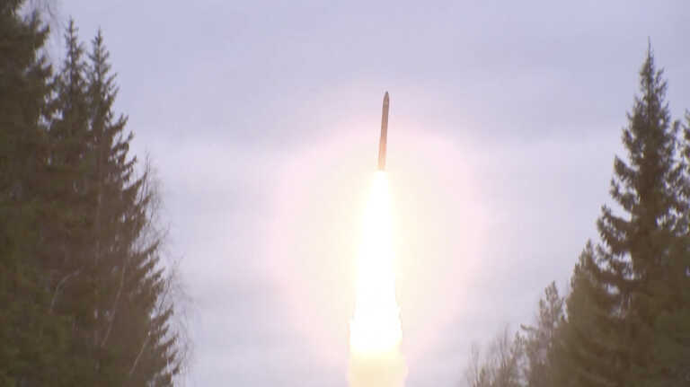 CNN: Η Ρωσία απέτυχε να εκτοξεύσει πύραυλο Satan II ενώ ο Μπάιντεν κατευθυνόταν προς Κίεβο