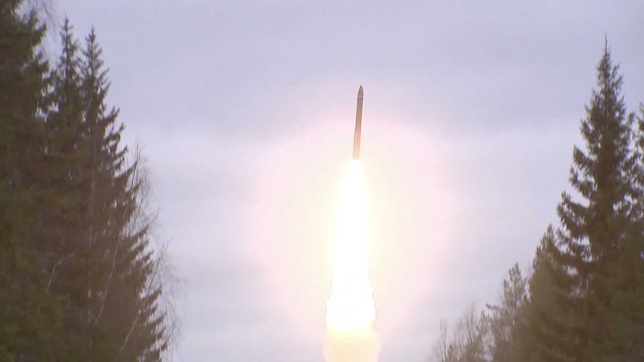 CNN: Η Ρωσία απέτυχε να εκτοξεύσει πύραυλο Satan II ενώ ο Μπάιντεν κατευθυνόταν προς Κίεβο
