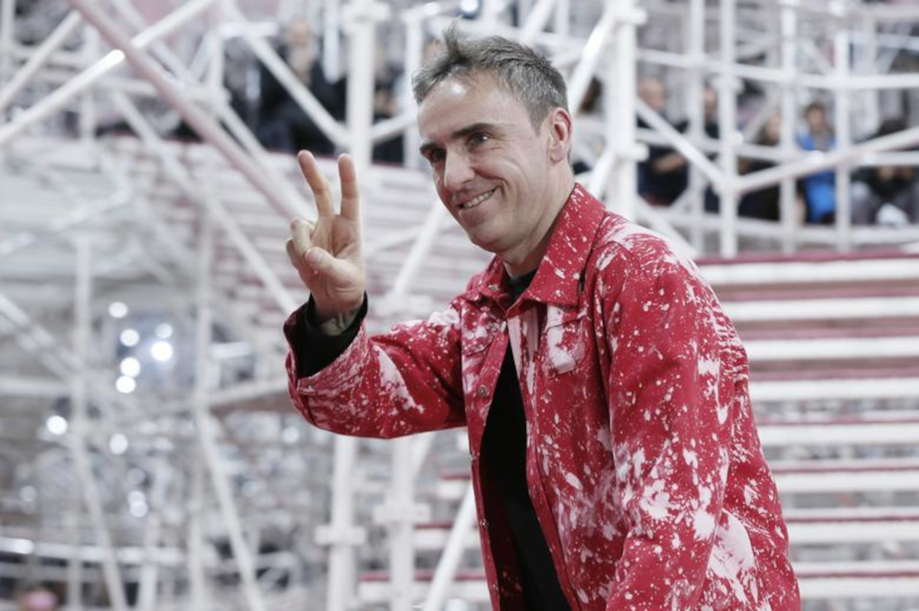 Τέλος τα ρούχα Raf Simons – Κλείνει η εταιρεία μόδας μετά από 3 δεκαετίες