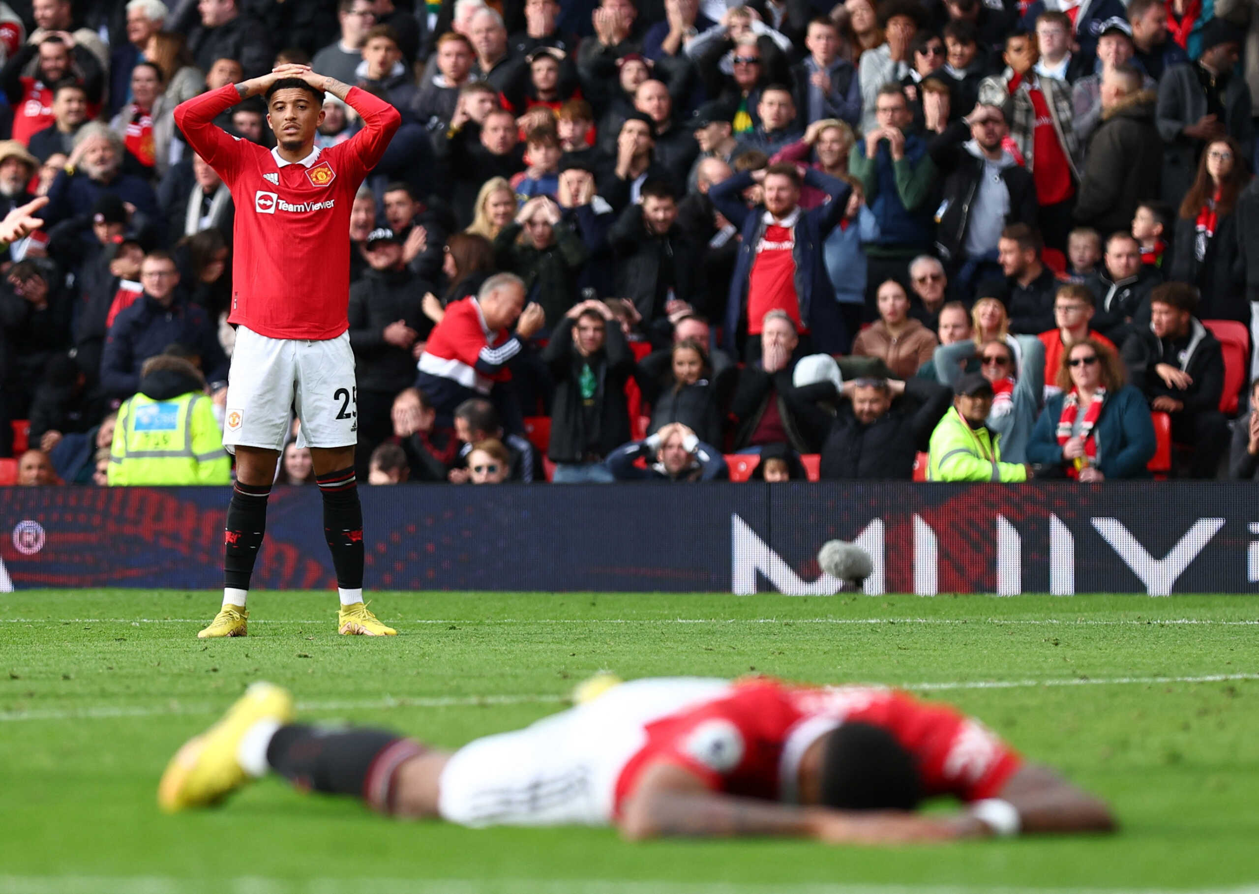 Soccer Football - Premier League - Manchester United v Newcastle United - Old Trafford, Manchester, Britain - October 16, 2022 Manchester United's Jadon Sancho reacts after Marcus Rashford misses a chance to score REUTERS