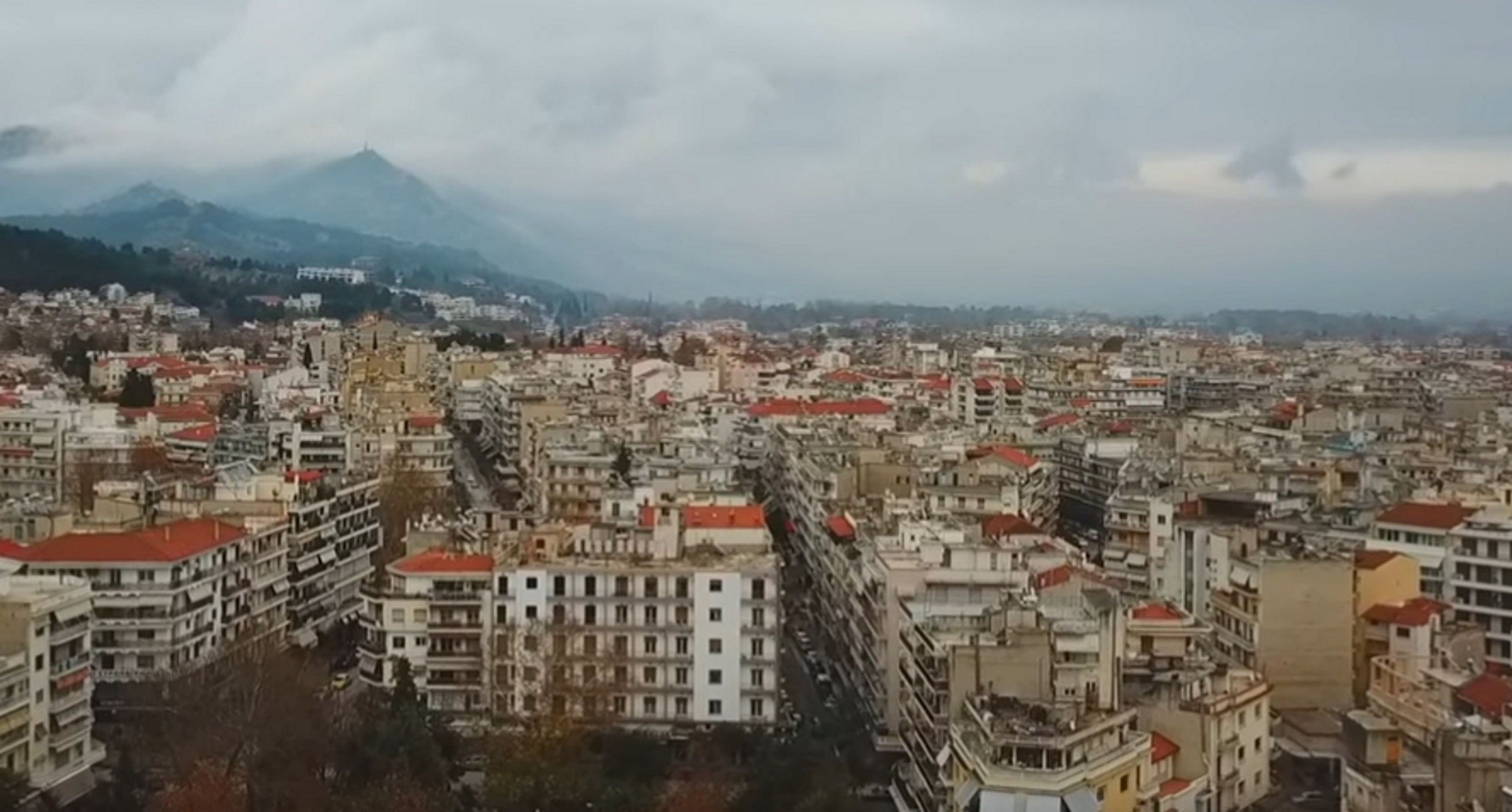 Πλειστηριασμός στις Σέρρες: Έχασε το σπίτι της από γείτονα – Σε απόγνωση η δανειολήπτρια για το χτύπημα