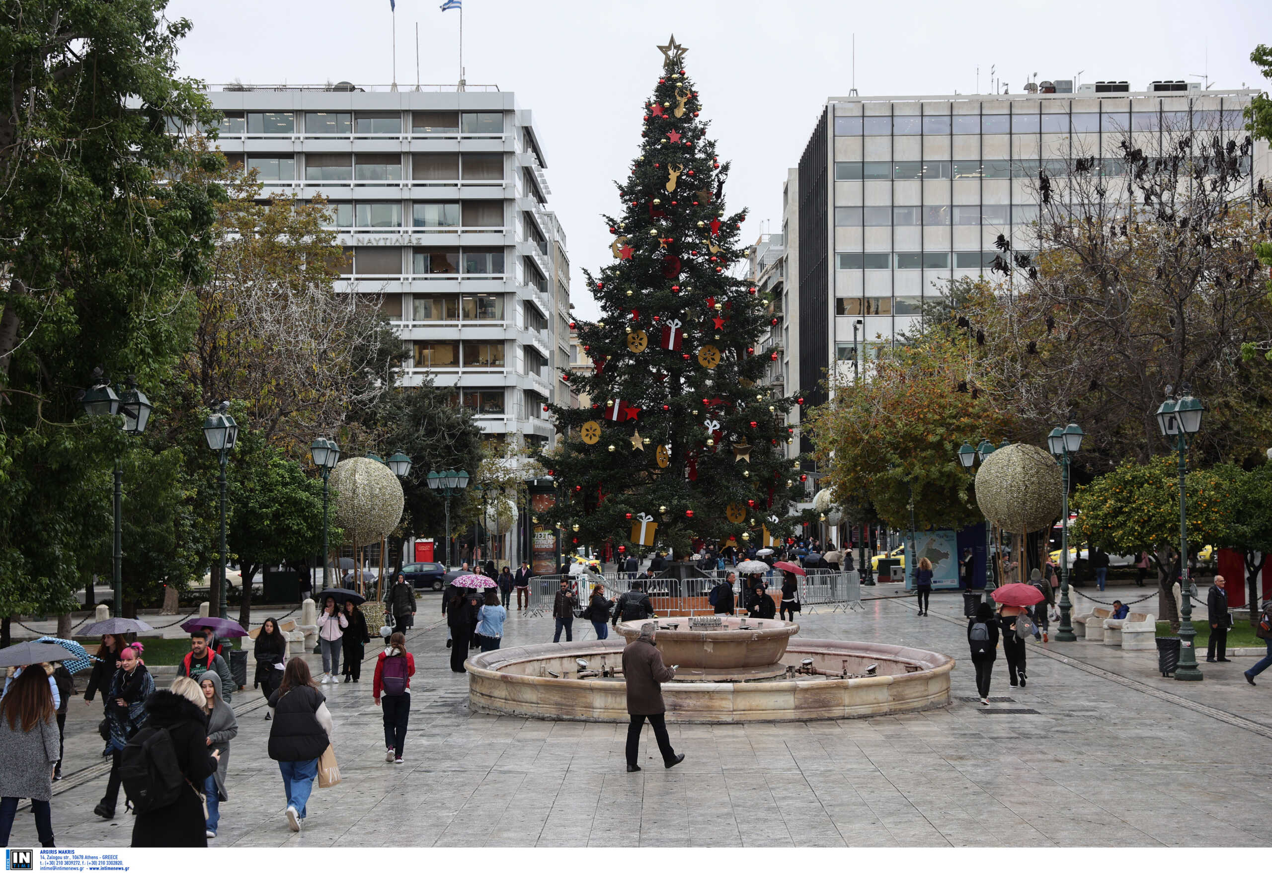 Πώς αμείβεται η εργασία τα Χριστούγεννα και την Πρωτοχρονιά – Τι προβλέπεται για το δώρο Χριστουγέννων