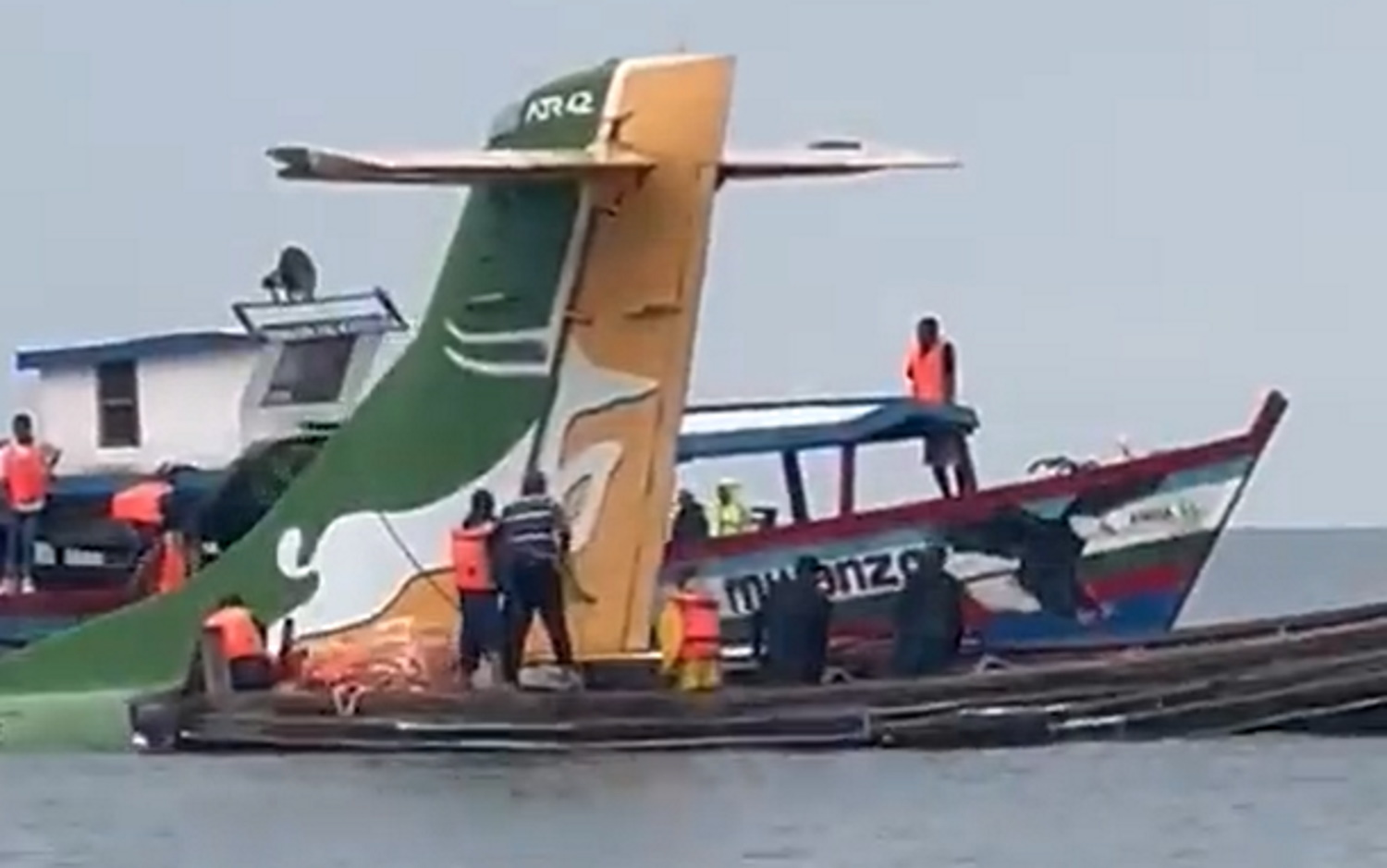 Τανζανία: Ο ψαράς που έσωσε επιβάτες από τη συντριβή αεροπλάνου θα προσληφθεί στην πυροσβεστική