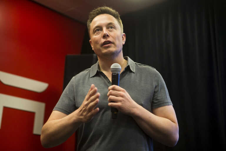 Ο Έλον Μασκ ψάχνει ρευστό – Πούλησε και άλλες μετοχές της Tesla