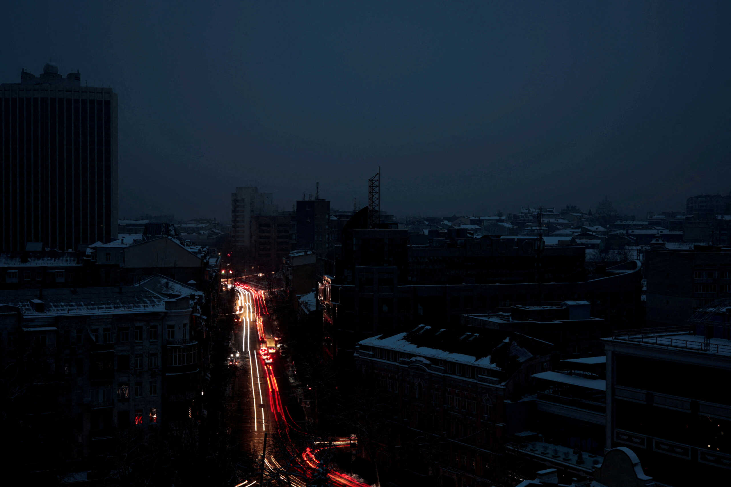 FILE PHOTO: A view shows the city without electricity after critical civil infrastructure was hit by Russian missile attacks, amid Russia's invasion of Ukraine, in Kyiv, Ukraine November 23, 2022.  REUTERS