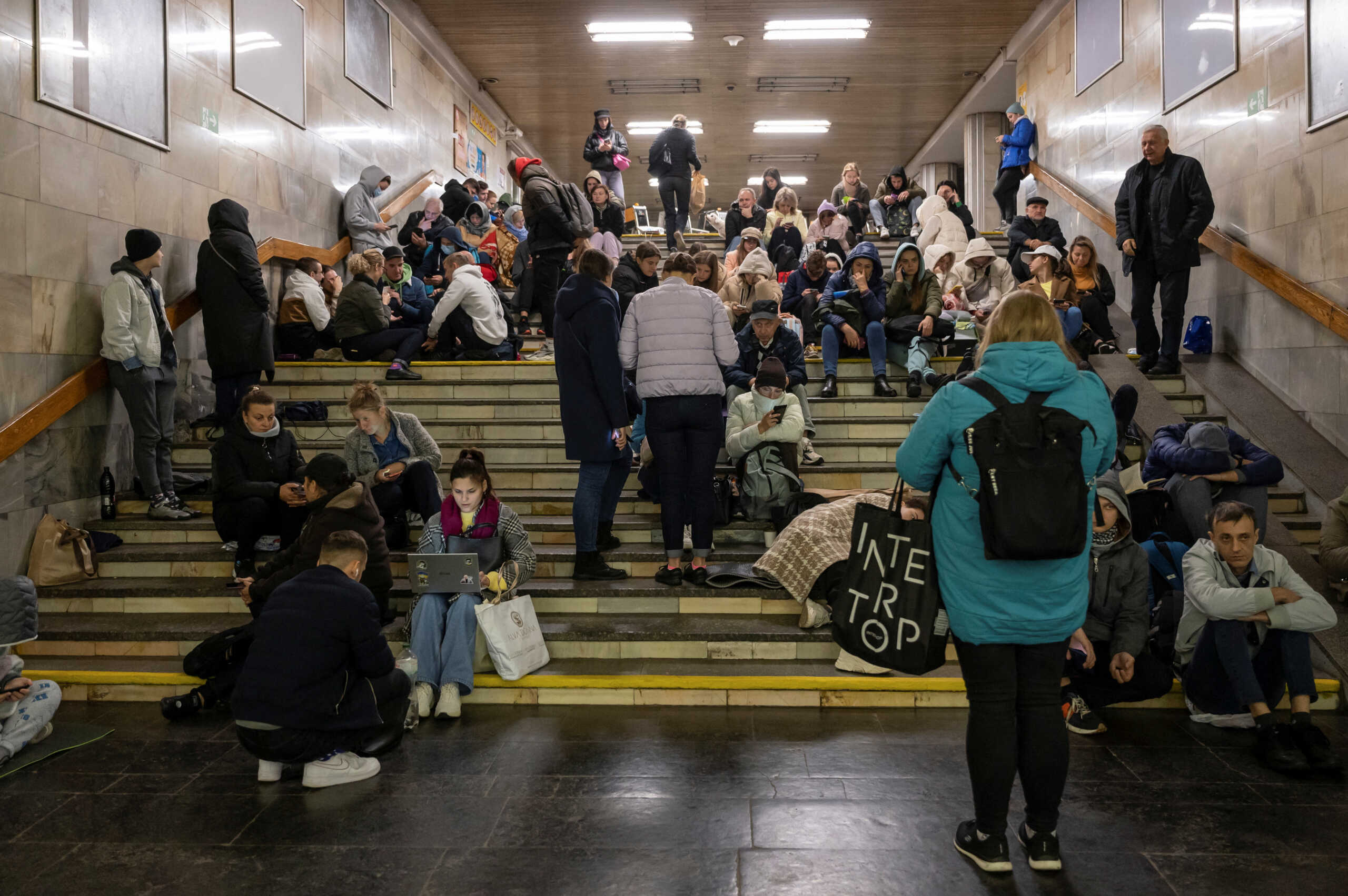 Πόλεμος στην Ουκρανία: Ετοιμάζονται θερμαινόμενοι χώροι στο Κίεβο – Φόβοι ότι θα διακοπεί θέρμανση, ρεύμα και νερό