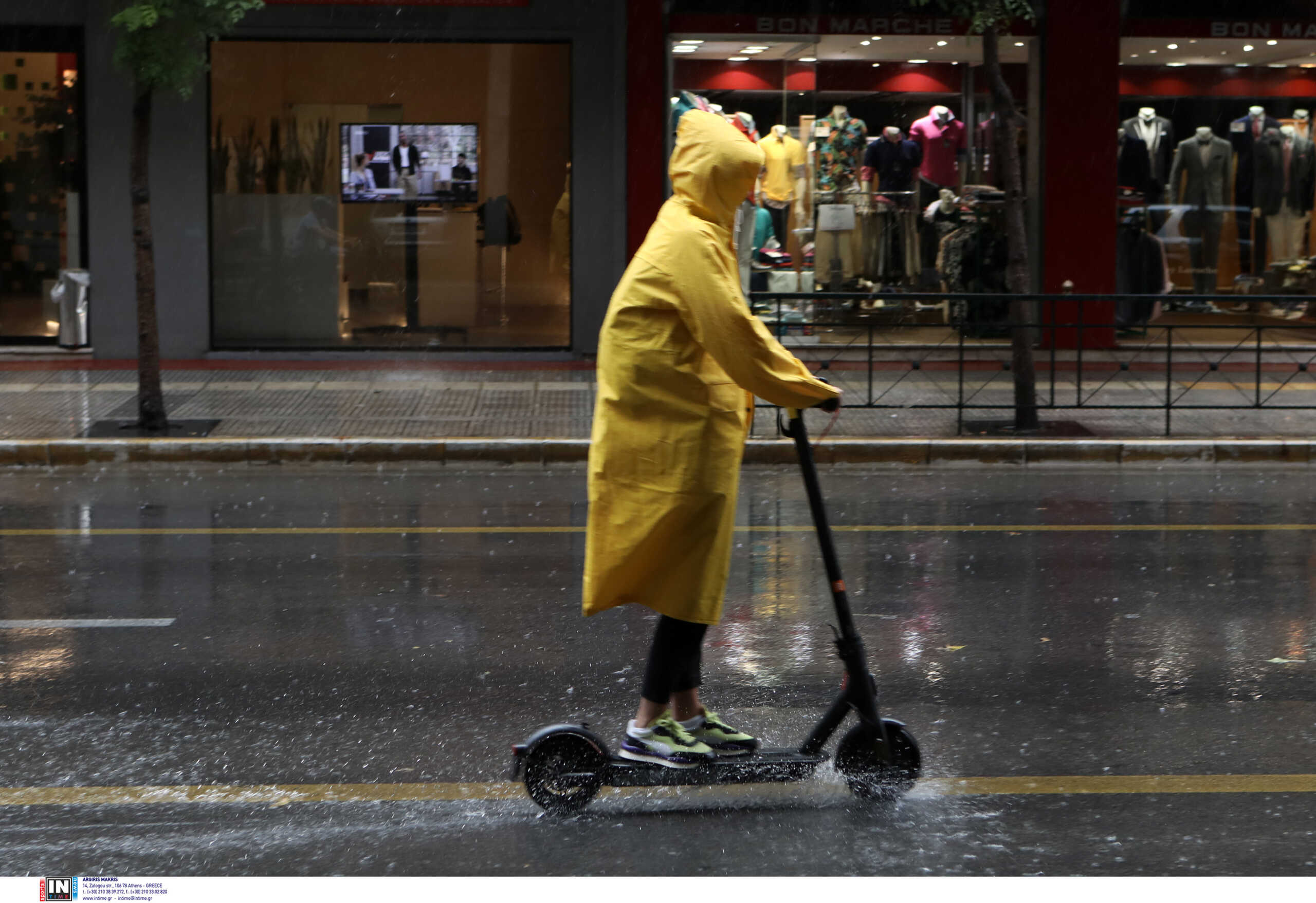 Καιρός – Αρνιακός: Επιδείνωση με βροχές και καταιγίδες – Ποιες περιοχές θα επηρεαστούν