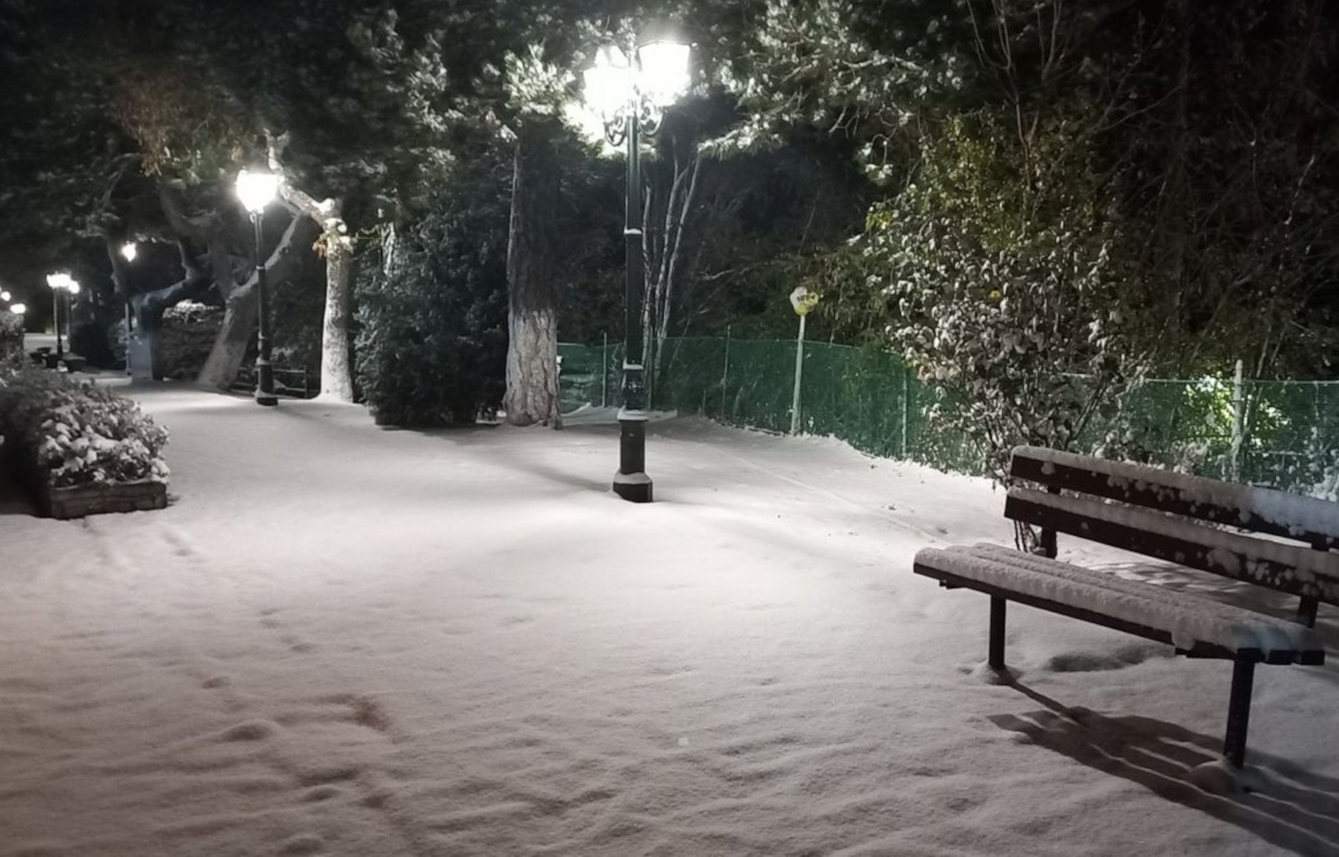Καιρός – Λάρισα: Ήρθε ο χειμώνας – Χιόνια κάλυψαν χωριά στα ορεινά