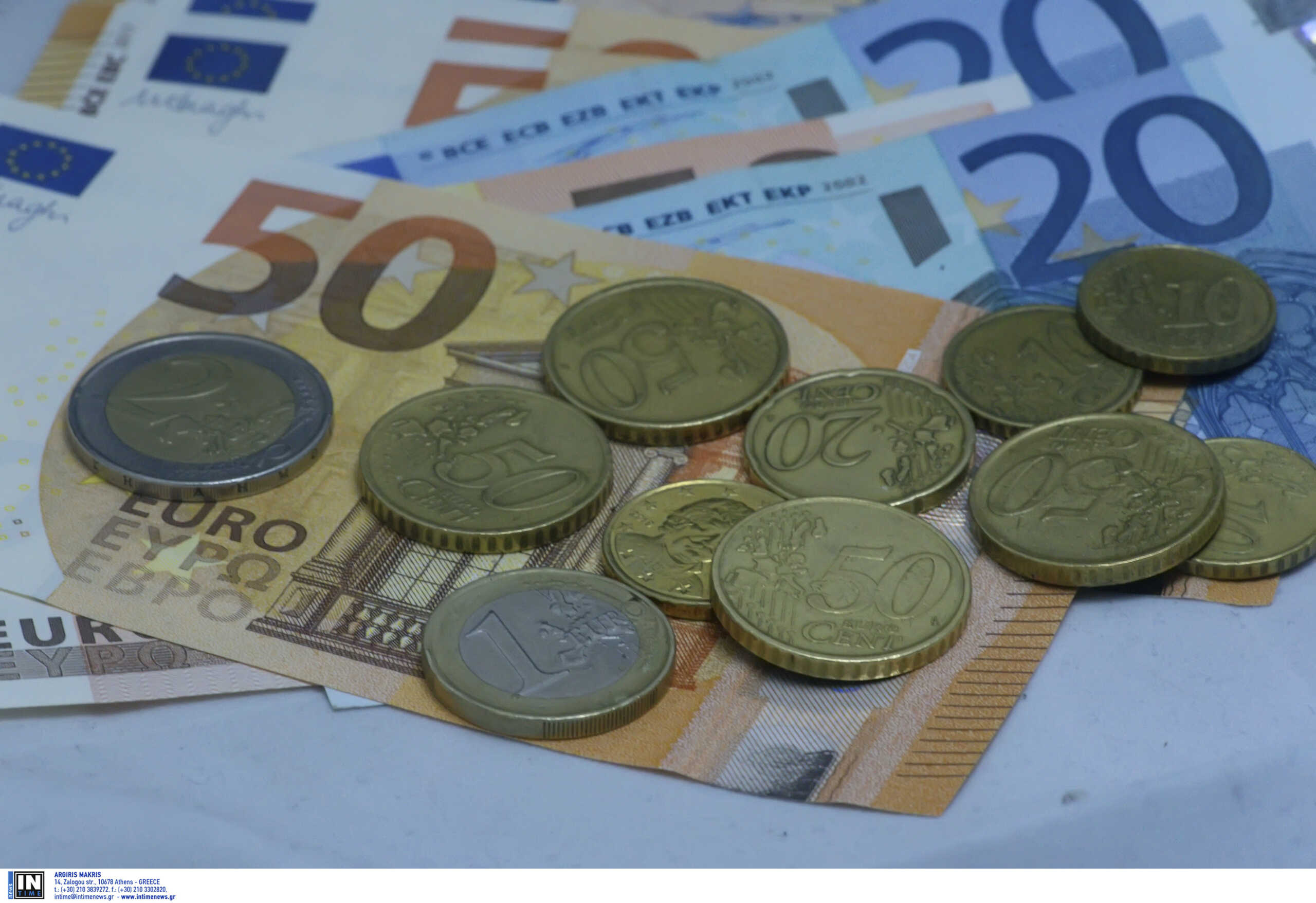 Χατζηδάκης: 100 ευρώ καθαρά ανά μήνα για επικουρικές συντάξεις που εκδόθηκαν ως 15/3 – Γενναία αύξηση στον κατώτατο