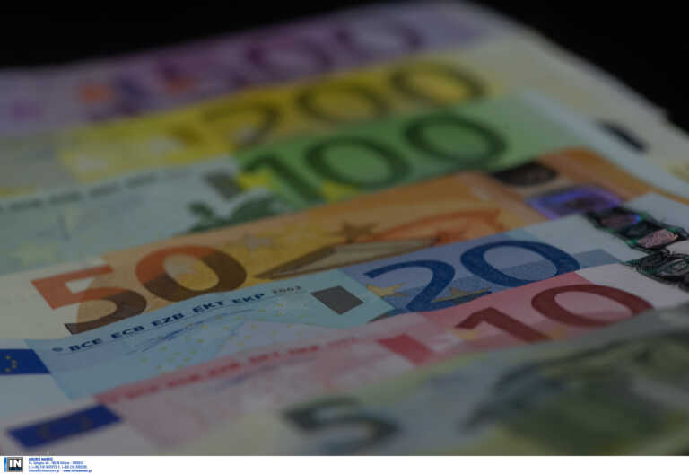Σήμερα οι ανακοινώσεις για αύξηση πάνω από 50 ευρώ το μήνα στον κατώτατο μισθό