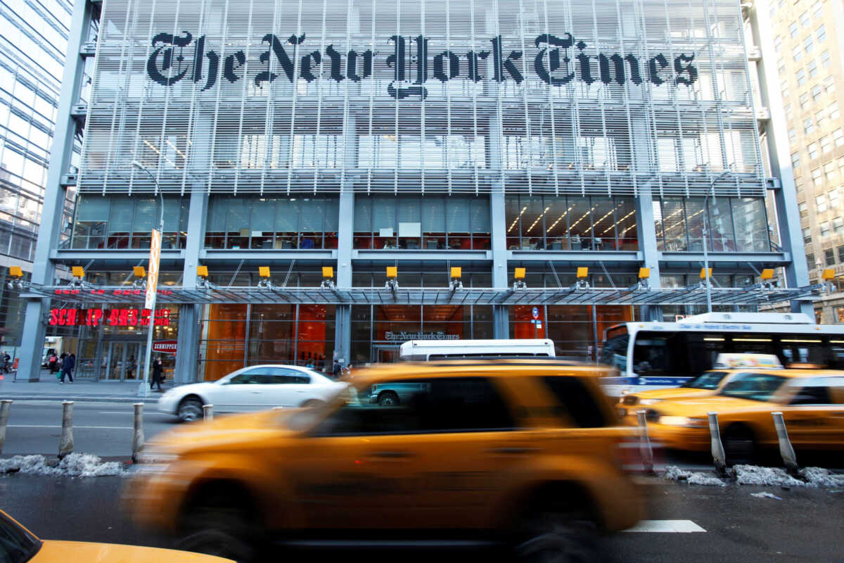 ΣΥΡΙΖΑ: Οι New York Times επιβεβαίωσαν Ραγκούση για το Predator και το sms με παραποιημένο το emvolio.gov