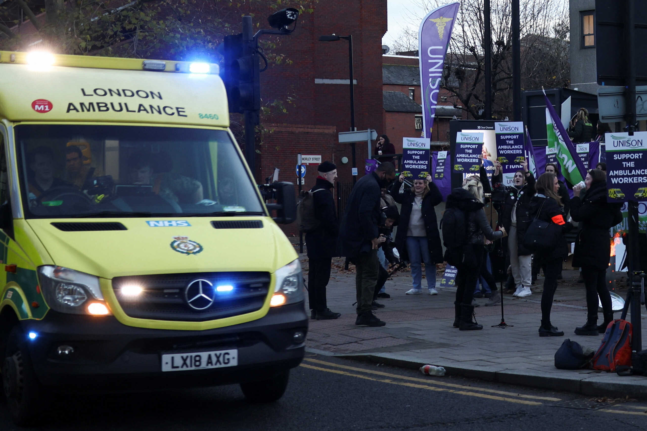 Βρετανία: Χωρίς ασθενοφόρα από τις 11 Ιανουαρίου λόγω απεργίας