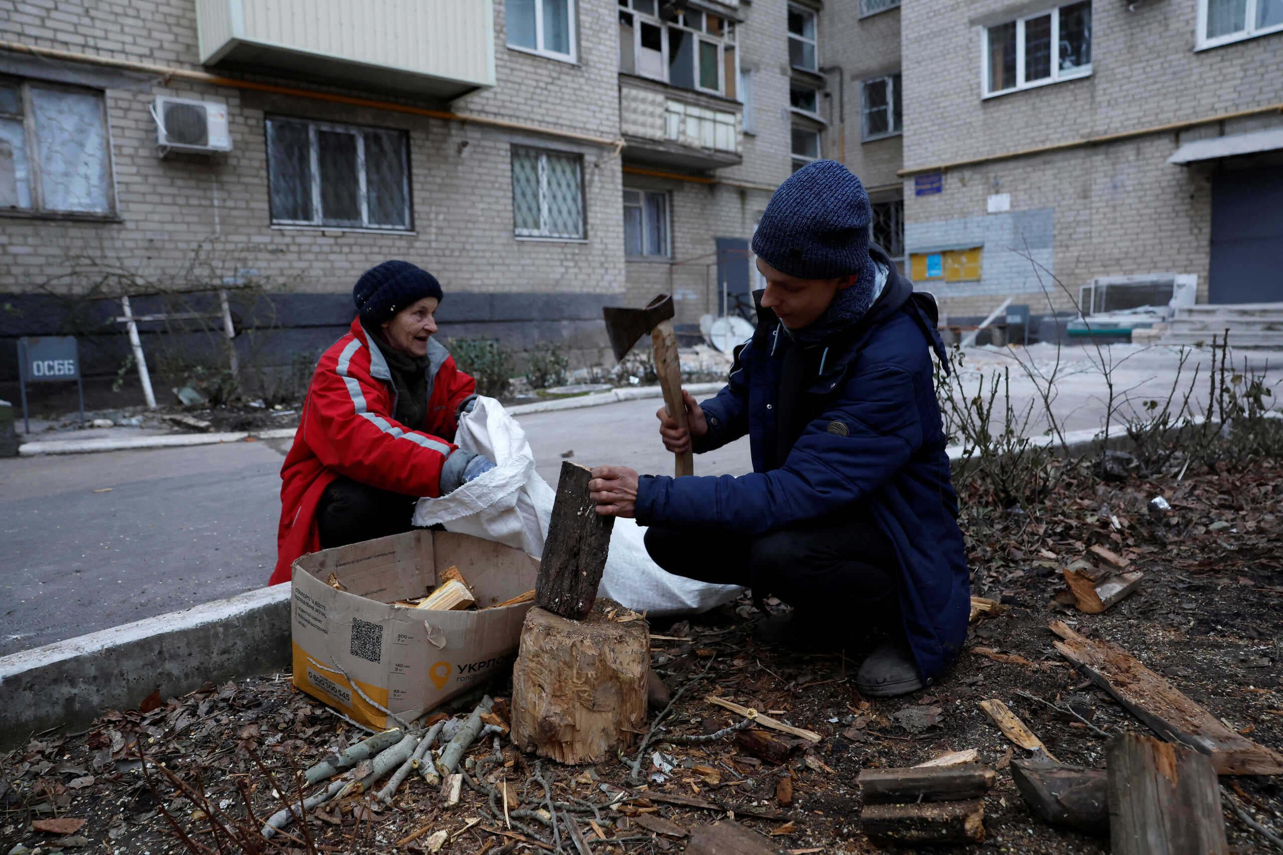 Ουκρανία – Ζελένσκι: Δύσκολη η κατάσταση στο μέτωπο του Ντονμπάς – Χωρίς ρεύμα εννέα εκατομμύρια άνθρωποι