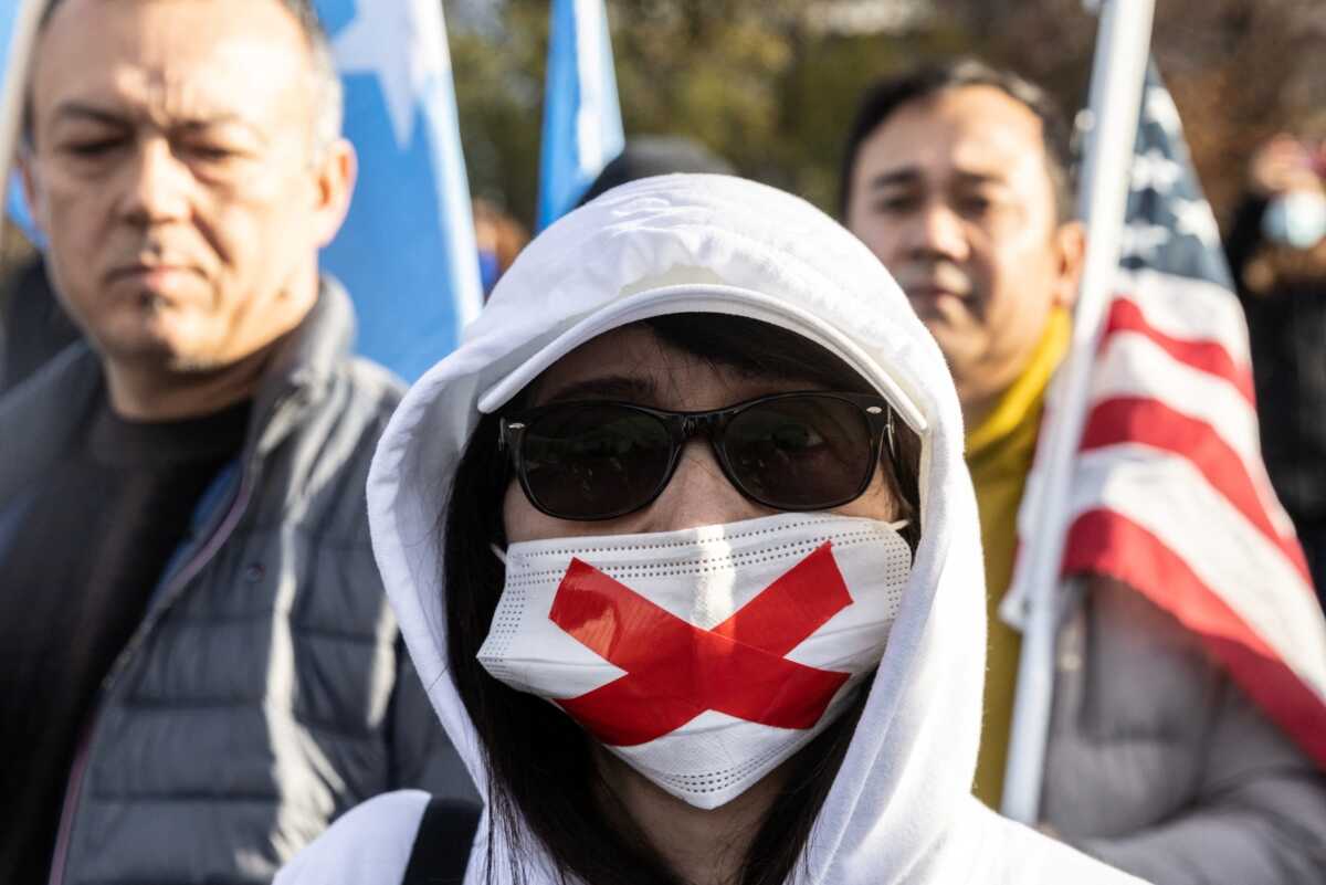 Κορονοϊός – Κίνα: Παρελθόν τα «τρομολαγνικά» πρωτοσέλιδα μετά τη στροφή 180 μοιρών του Πεκίνου