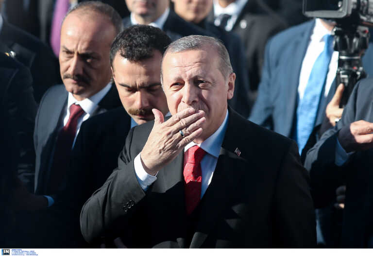 Τουρκία: Με ερωτικά τραγούδια ο Ερντογάν προσπαθεί να «κερδίσει» την ψήφο των πολιτών