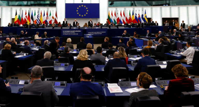 Το Ευρωπαϊκό Κοινοβούλιο ψήφισε την άρση της ασυλίας των Ταραμπέλα και Κοτσολίνο για το Qatar Gate