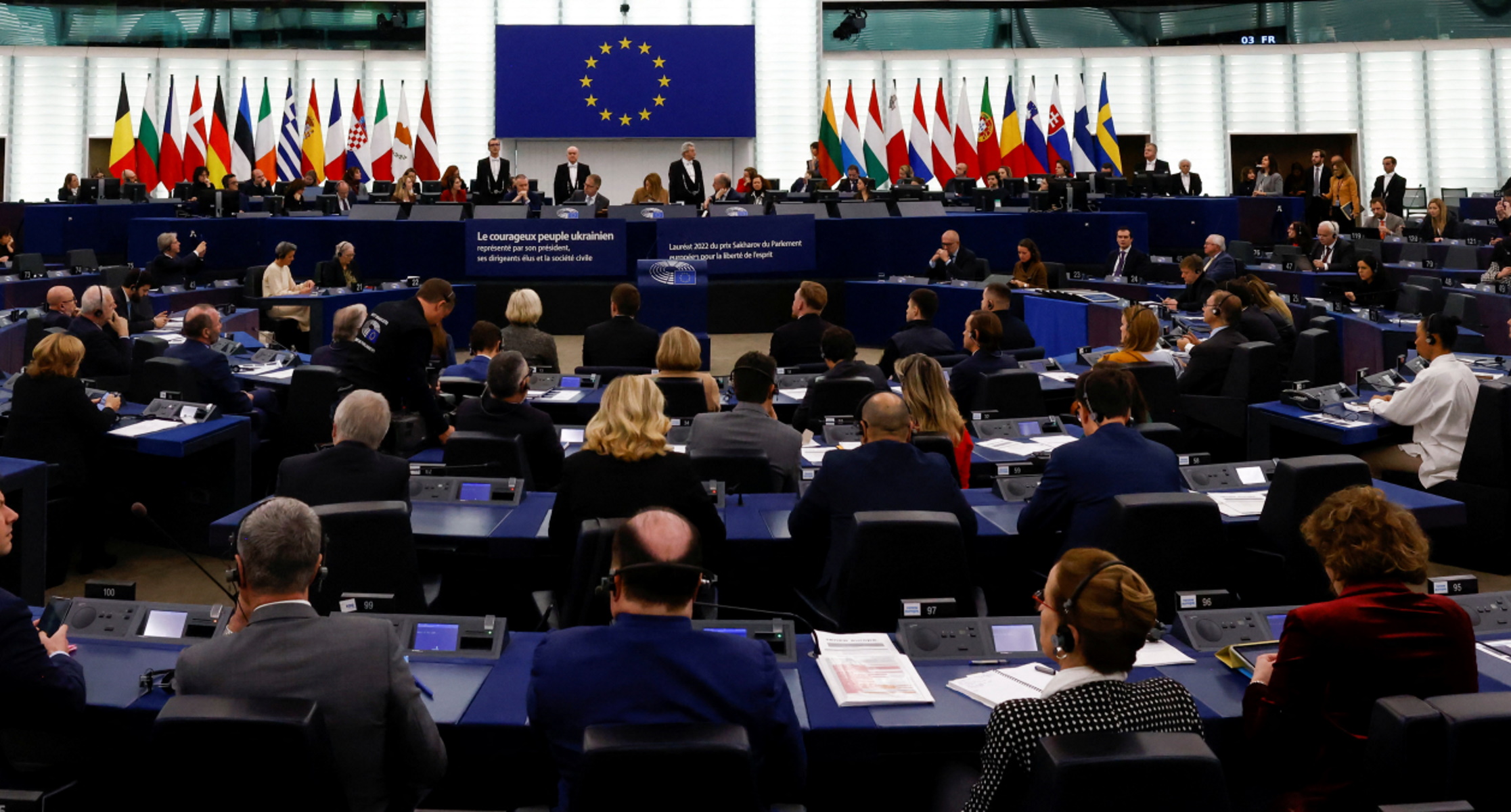 Ευρωπαϊκό Κοινοβούλιο: «Πόρτα» στους αντιπροσώπους του Κατάρ όσο διαρκούν οι δικαστικές έρευνες