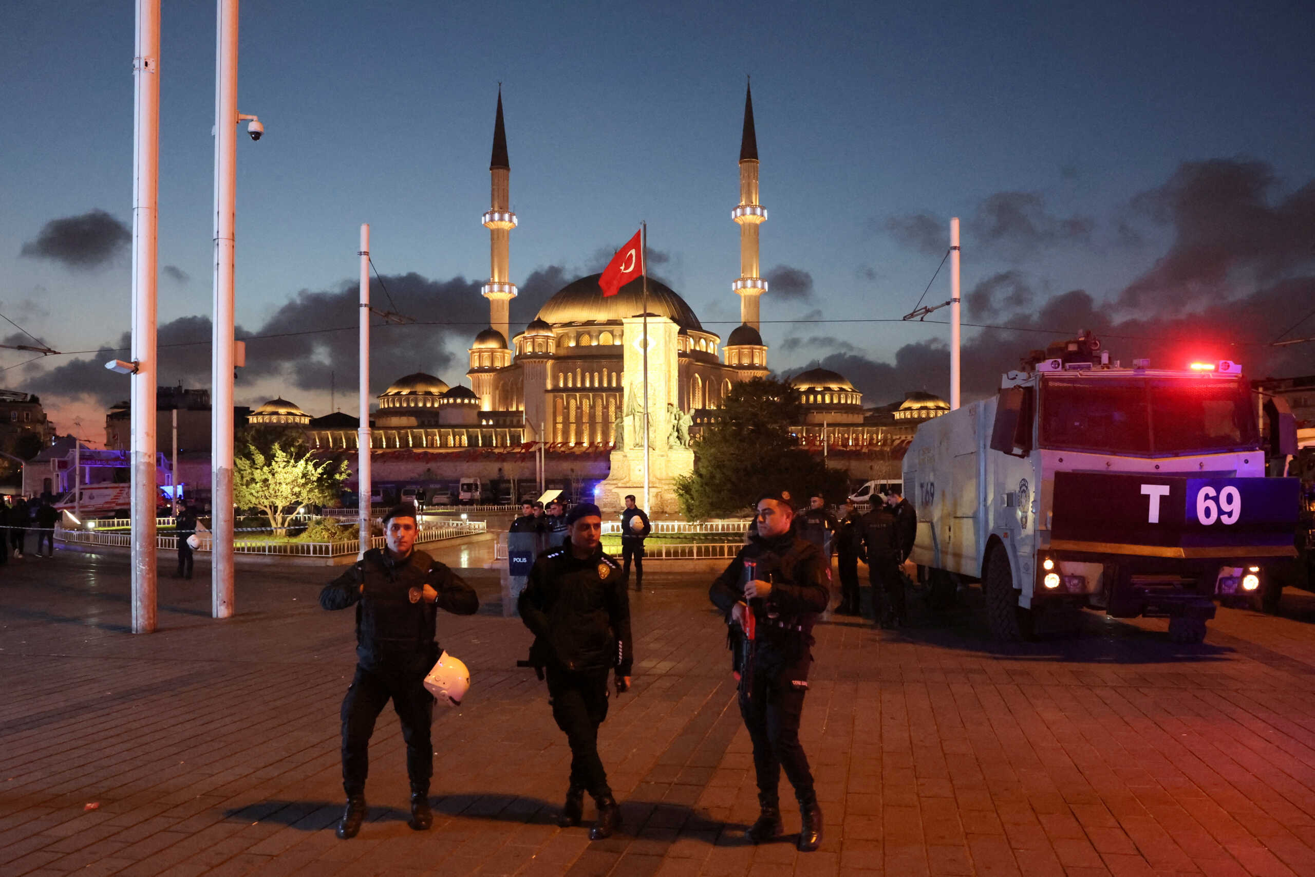 Τουρκία: Ο Σοϊλού «ξεσπάθωσε» κατά δυτικών χωρών που κλείνουν τα προξενεία τους λόγω φόβου για επιθέσεις