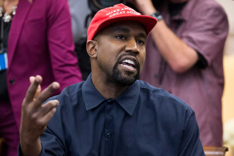 Ο Kanye West «το' χασε τελείως» - Παραλήρημα υπέρ του Χίτλερ που ανάγκασε και ακροδεξιό να «συμμαζέψει» αυτά που λέει