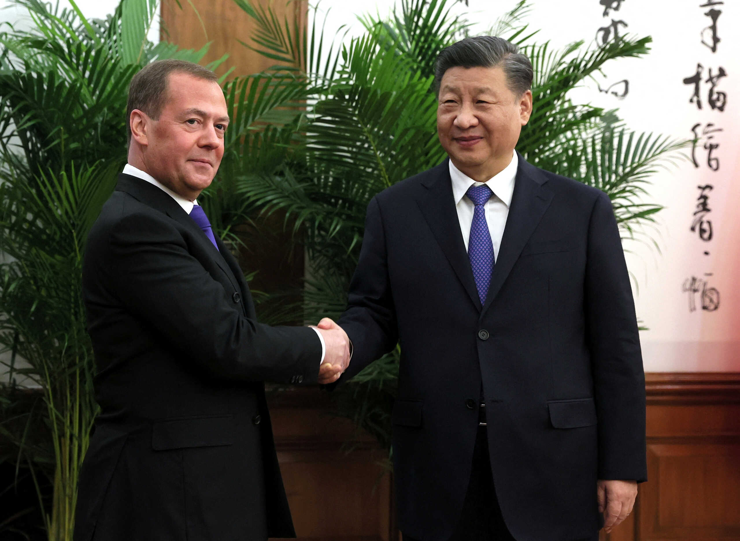 Κίνα: Ο Σι Τζινπίνγκ είπε στον Ντμίτρι Μεντβέντεφ πως ελπίζει ότι Ρωσία και Ουκρανία θα επιδείξουν αυτοσυγκράτηση