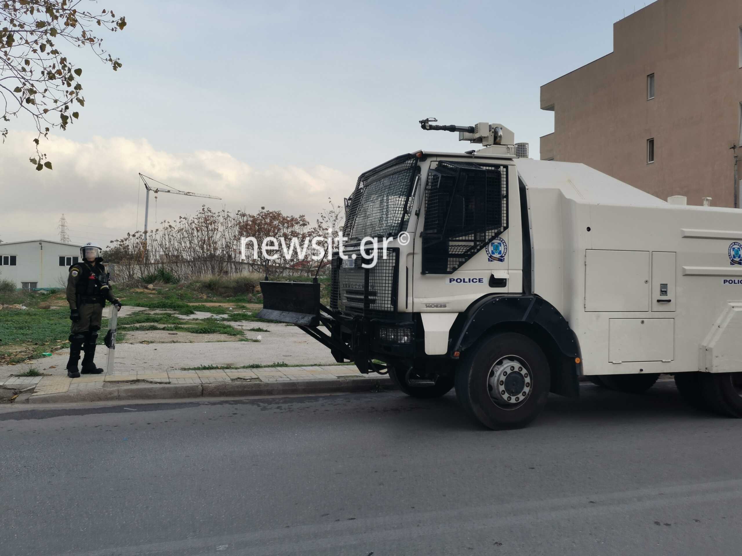 Απανωτές επιχειρήσεις της Αστυνομίας σε καταυλισμούς Ρομά – Νέες εικόνες από το Μενίδι