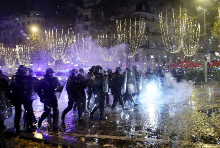 Επεισόδια στο Παρίσι μετά τον τελικό του Μουντιάλ μεταξύ οπαδών και αστυνομίας