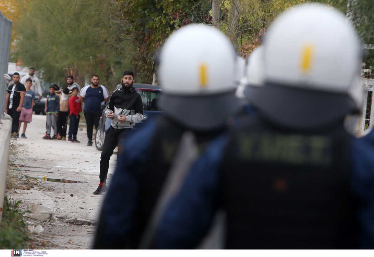Θεσσαλονίκη: Απολογείται ο αστυνομικός που πυροβόλησε 16χρονο Ρομά – Συγκεντρώσεις και δρακόντεια μέτρα ασφαλείας