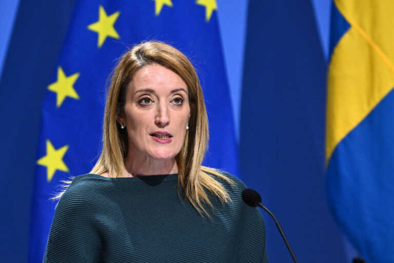 Ρομπέρτα Μέτσολα για σκάνδαλο διαφοράς στο Ευρωκοινοβούλιο: «Δεν θα υπάρξει ατιμωρησία»