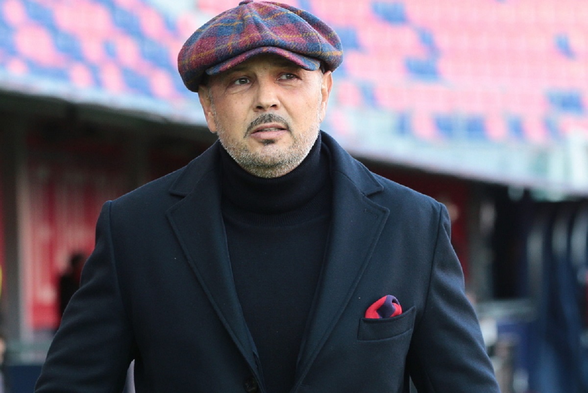 epa08941828 Bologna's coach Sinisa Mihajlovic during the Italian Serie A soccer match Bologna FC vs Hellas Verona FC at Renato Dall'Ara stadium, in Bologna, Italy, 16 January 2021.  EPA
