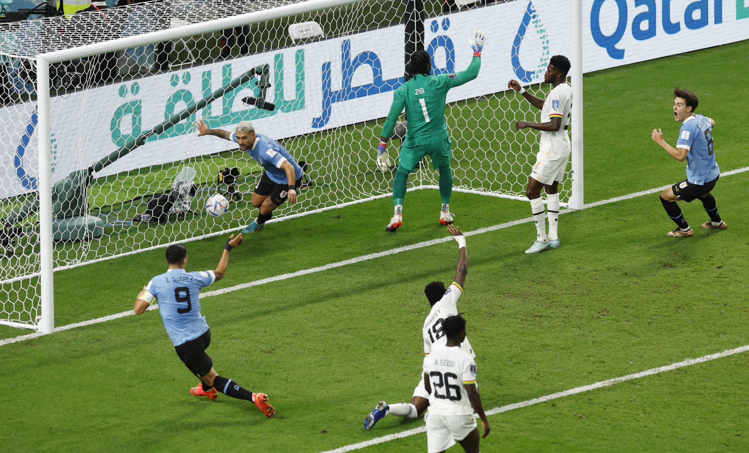 Soccer Football - FIFA World Cup Qatar 2022 - Group H - Ghana v Uruguay - Al Janoub Stadium, Al Wakrah, Qatar - December 2, 2022 Uruguay's Giorgian de Arrascaeta celebrates scoring their first goal REUTERS
