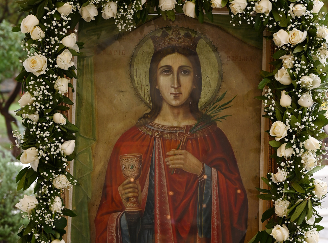 Εορτολόγιο σήμερα – Αγία Βαρβάρα: Tο ποτήρι που κρατά στις αγιογραφίες και τί συμβολίζει