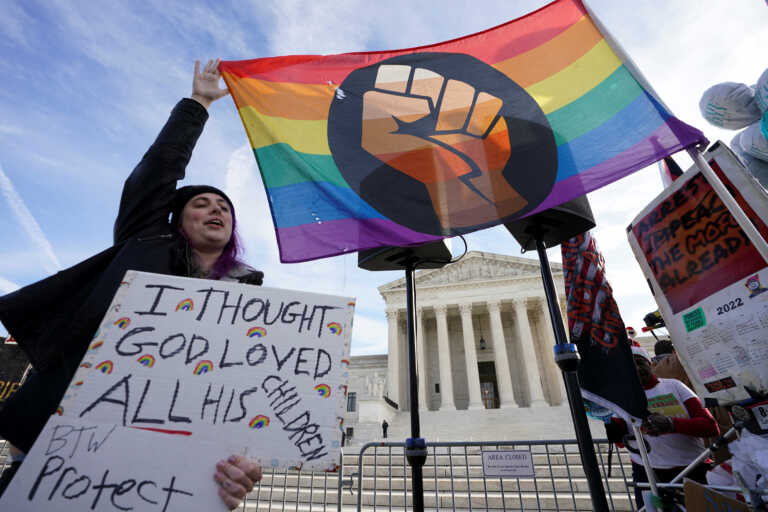 ΗΠΑ: Το Ανώτατο Δικαστήριο οδεύει προς την κατοχύρωση της άρνησης παροχής υπηρεσιών σε... ομοφυλόφιλους