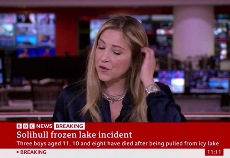 Παρουσιάστρια του BBC «λύγισε» στον αέρα όταν μετέδωσε τον θάνατο των 3 παιδιών στην παγωμένη λίμνη στο Μπέρμιγχαμ